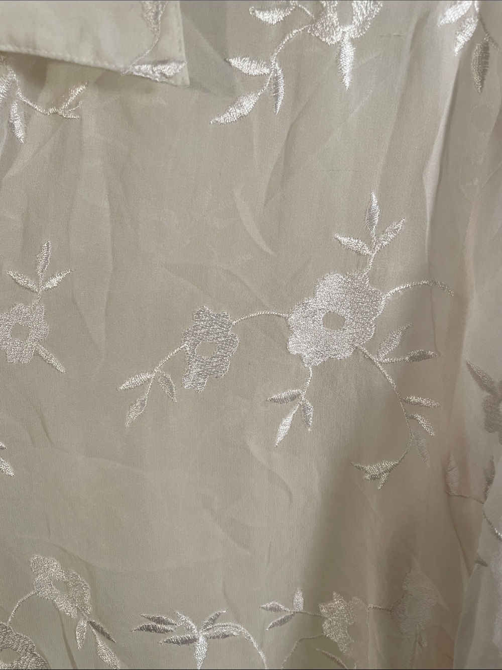 100% Silk Women's Cream Floral Embroidered Button-Up Blouse - Picture 3 of 8